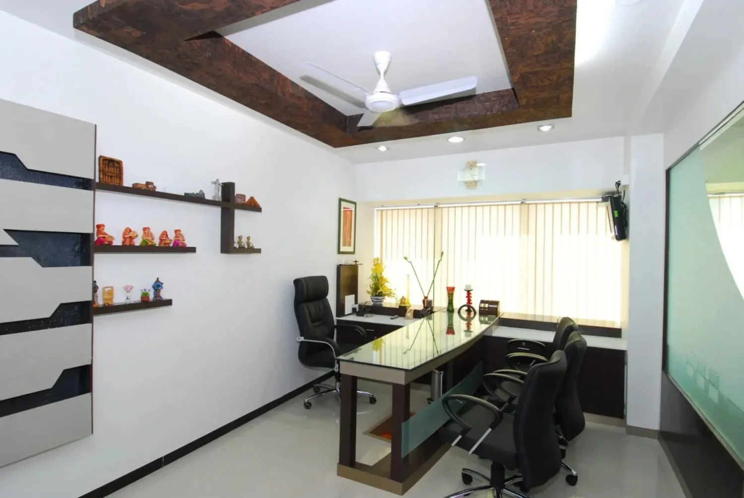 Dr. Kakde Dental Clinic Consultation Room